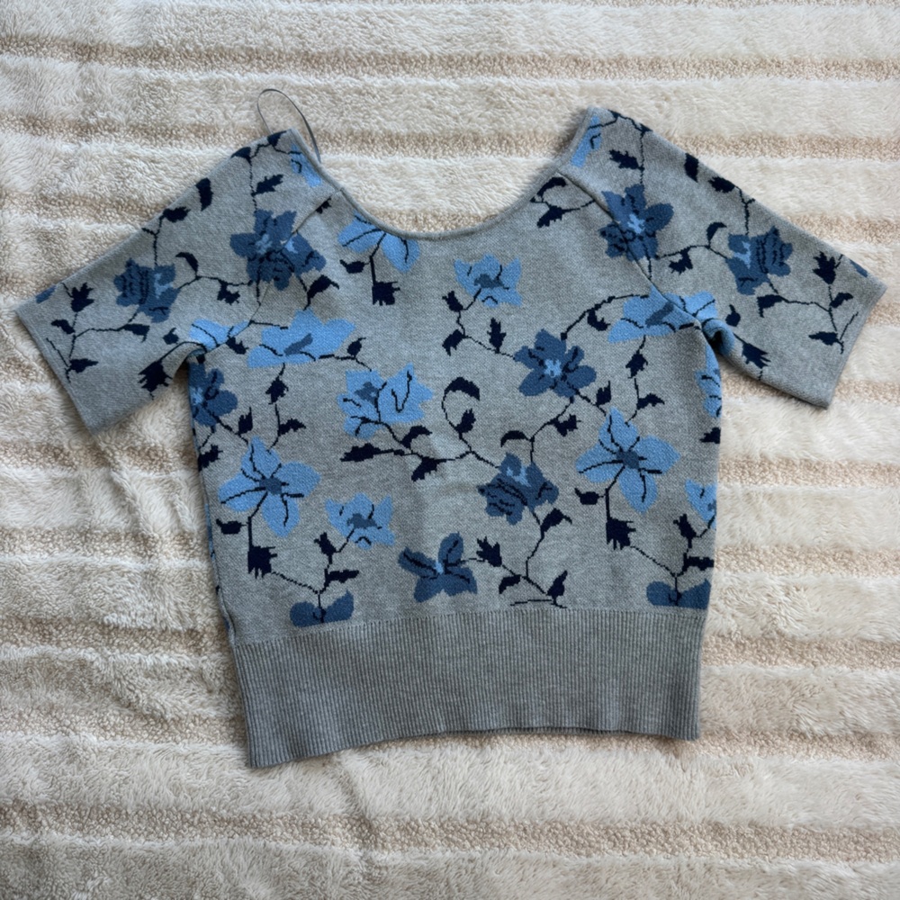2/$25 Elie Tahari Top - Picture 7 of 7